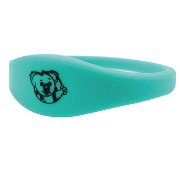 Custom color wholesale RFID 13.56mhz wristband silicone wristband for tracking